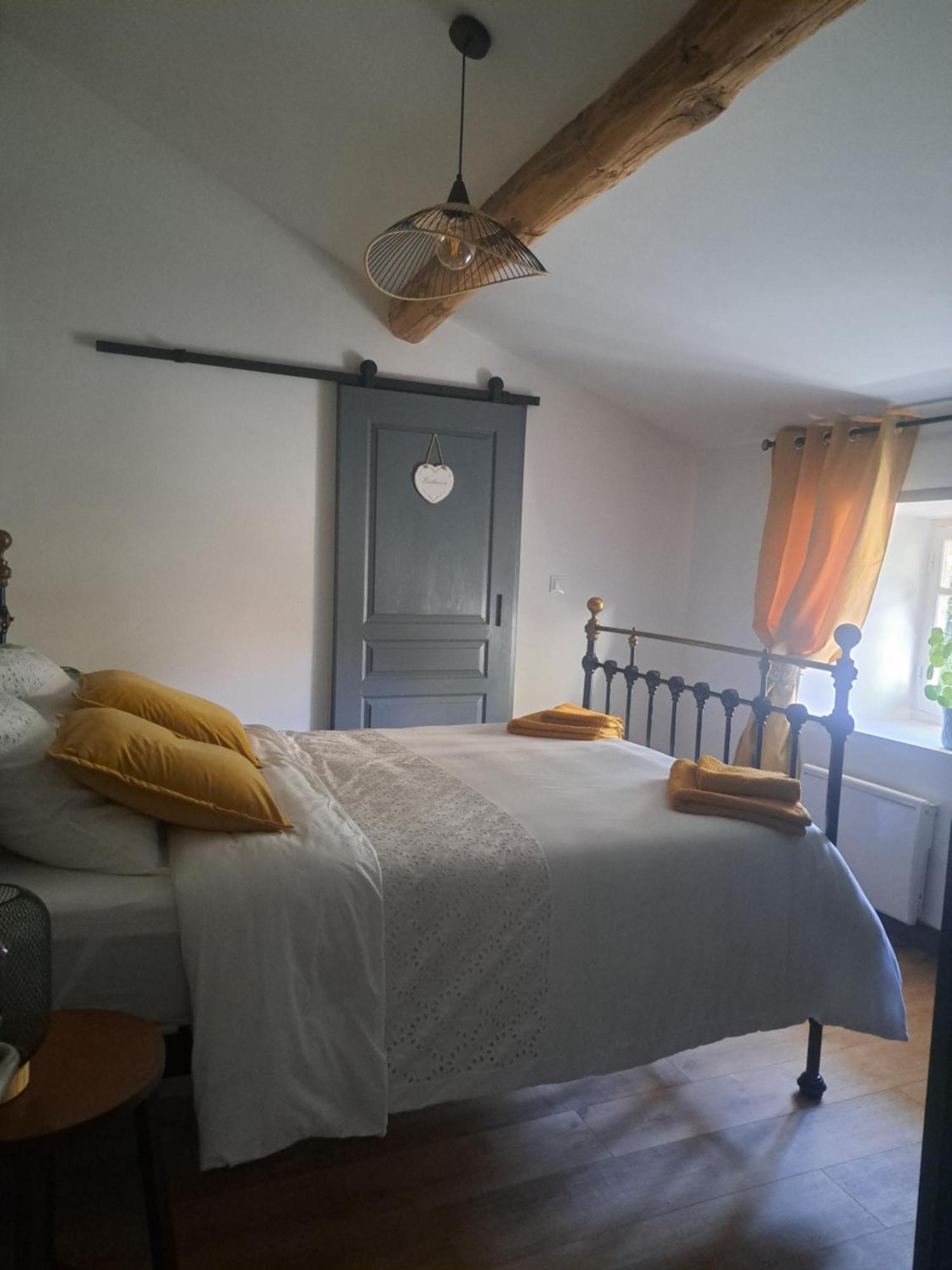 Lavallade12 Chambers D'Hotes Roussines Zimmer foto